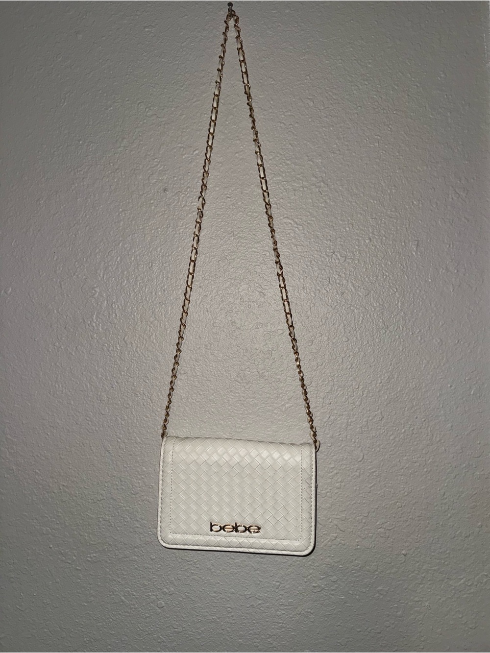 bebe White Woven Crossbody with Gold Chain Strap